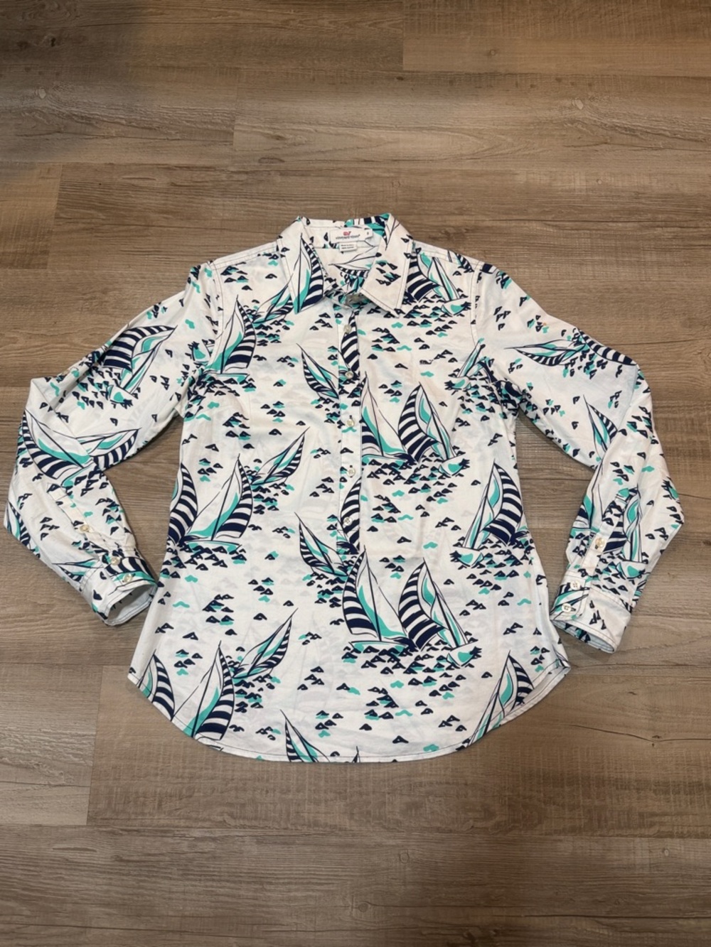Vineyard Vines Women’s White Sailboat Print Popover Button-Up Shirt, Size 8